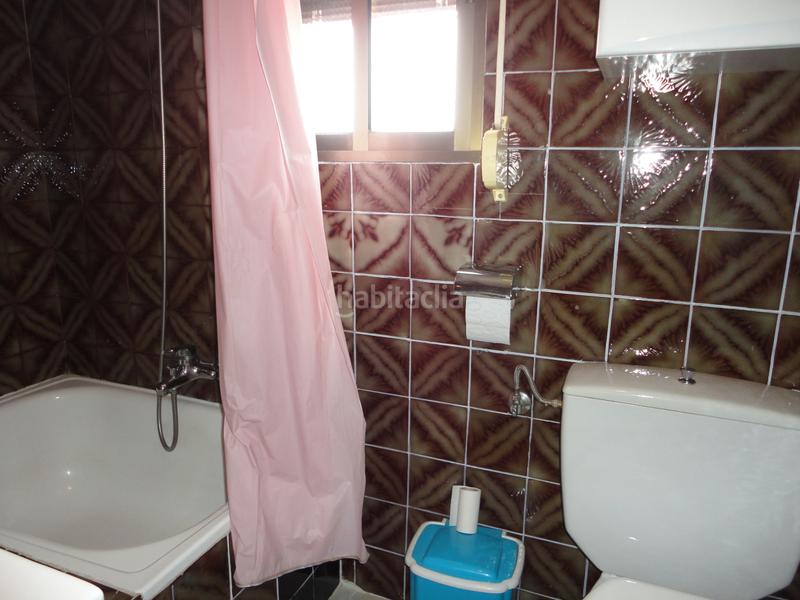 Foto f76eb3a7-3cdf-4e30-b346-c3c4b6f3ac26. Casa pareada en Olmedo