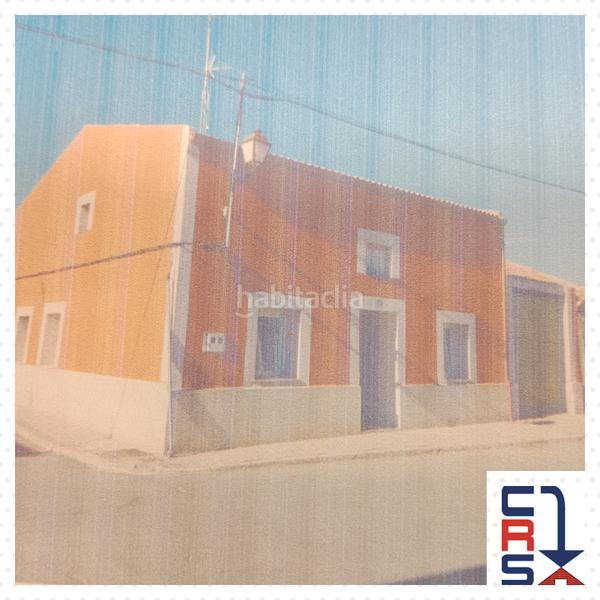 Foto c7f3013c-f0b3-4b22-a989-faca1d5bedd2. Casa amb aparcament a Íscar