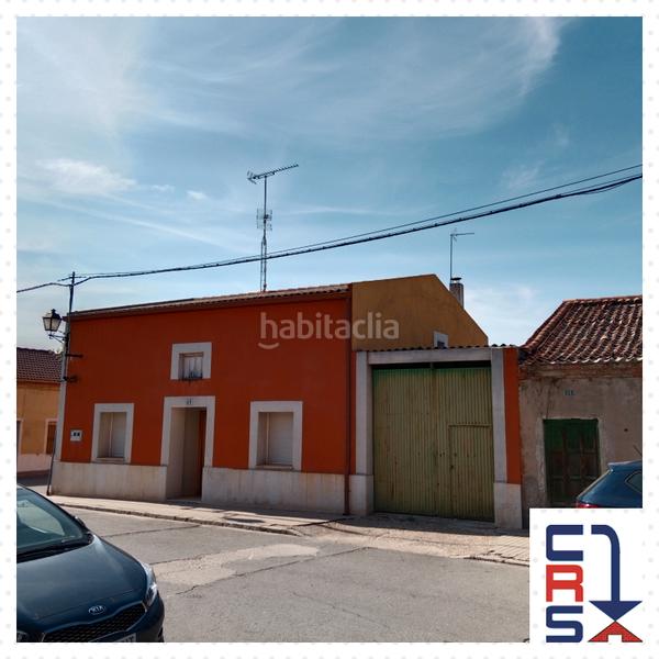 Foto b3ee299c-116d-4a0e-b2af-492ef4a53ffc. Casa amb aparcament a Olmedo