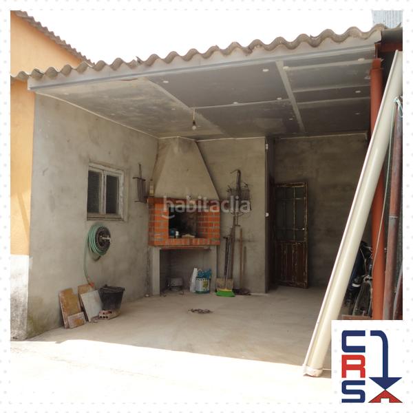 Foto f10fc157-1138-4f21-9c76-b3a75671c8fe. Casa amb aparcament a Olmedo