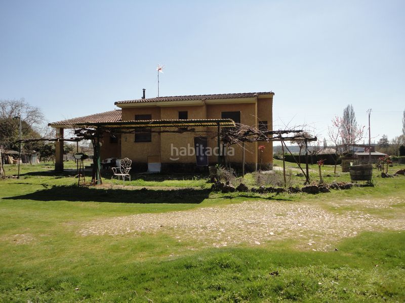 Foto 0493c1ae-5bef-4993-8750-f20a0fd95b55. Chalet en Polígono San Cristóbal Valladolid