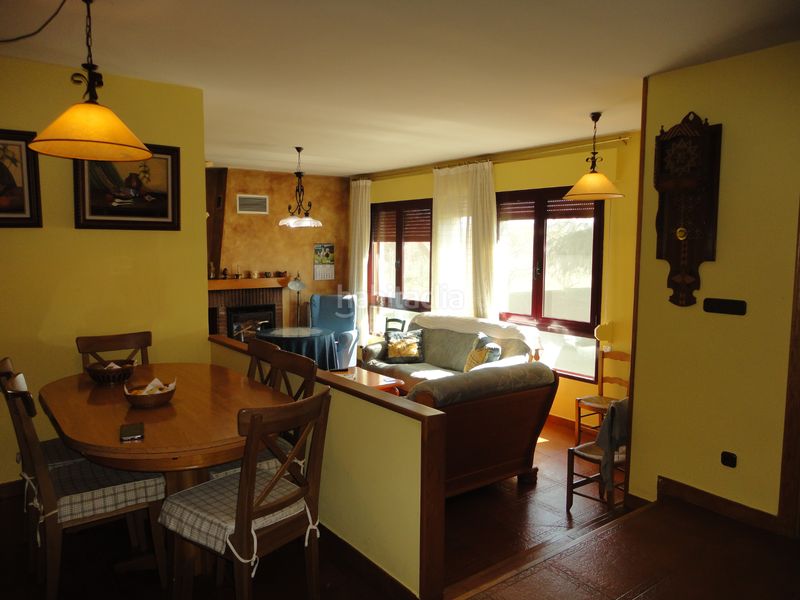 Foto 483c5e3e-bbde-422a-bd3d-3a3cf63ab339. Chalet en Polígono San Cristóbal Valladolid