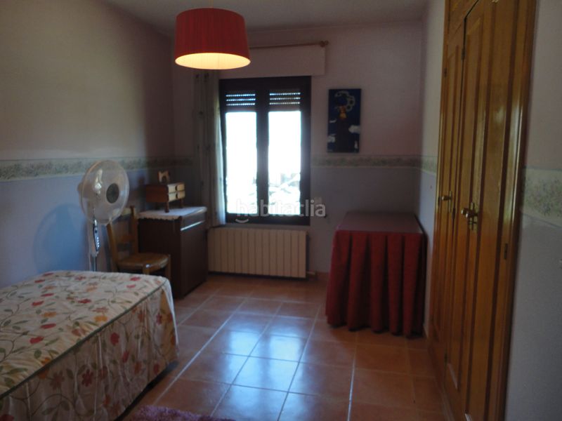 Foto 73ea0af7-437a-4bc3-ab57-f408f30a41a8. Chalet en Polígono San Cristóbal Valladolid