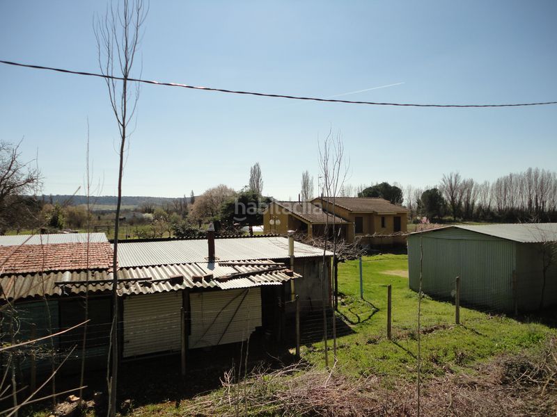 Foto dfd29747-0a3a-4819-b57b-65c886108d8a. Chalet en Polígono San Cristóbal Valladolid