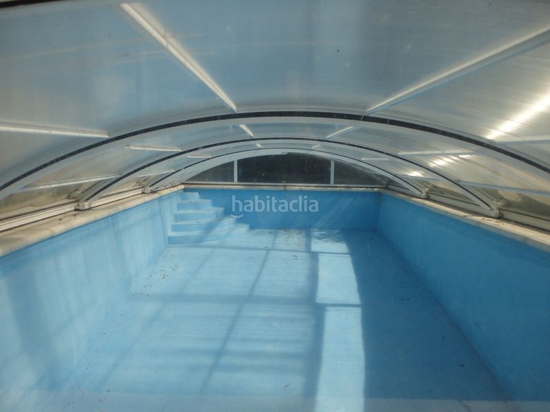 Foto dca9d2ea-ac49-4623-aaaa-2eacf7a3f2a1. Xalet amb xemeneia calefacció aparcament piscina a Laguna de Duero