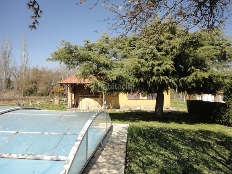 Foto f06655dc-fa29-4f71-9ad2-19559a34af71. Xalet amb xemeneia calefacció aparcament piscina a Laguna de Duero