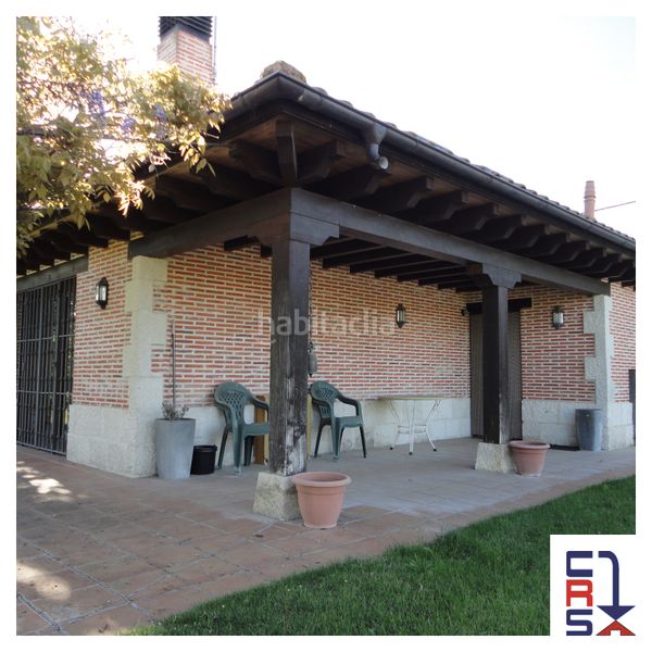 Foto dbc4c8af-ffd2-4a37-acb8-fb6af48c6c99. Chalet en Laguna de Duero