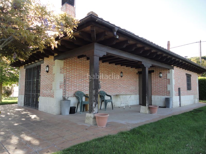 Foto 7506dffb-e2a0-4340-ae9e-b94cc8819e06. Chalet con camino riscaldamento parcheggio piscina in Valladolid