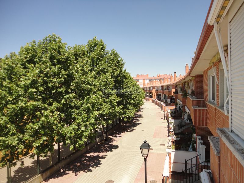 Foto ebaaaea0-7008-416d-87d0-206ffdcd40af. Xalet amb calefacció aparcament a Laguna de Duero