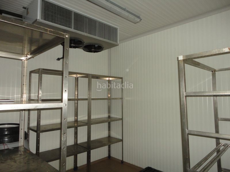 Foto f23129d3-63c7-4a2f-a8fa-e64a91aa66d4. Bâtiment à usage industriel avec chauffage dans Armunia León