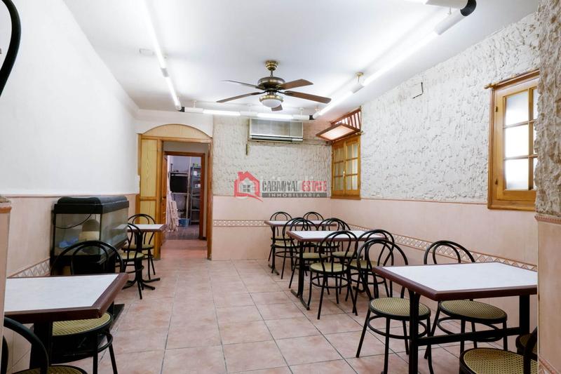 Foto 404dd72f-dd5f-4f48-913c-b2fb3ed1f752. Edificio en El Cabanyal-El Canyamelar Valencia