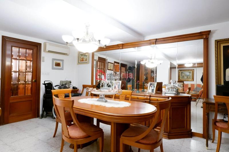 Foto c0ddfb0e-d139-49df-8cf9-97a82ca9c566. Edifici a El Cabanyal-El Canyamelar Valencia