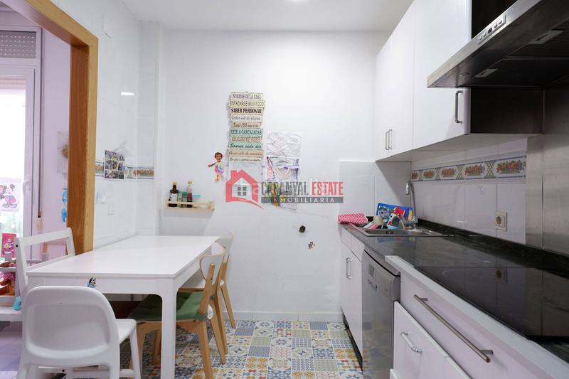 Foto 134d94c1-2ba2-4ea8-a9fa-80501efa476b. Casa adossada amb calefacció a El Cabanyal-El Canyamelar Valencia