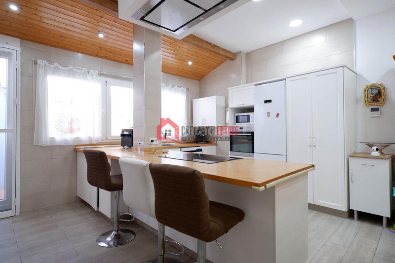 Foto 62b56907-0551-4cb9-93ad-f829bad733eb. Casa adossada amb calefacció a El Cabanyal-El Canyamelar Valencia