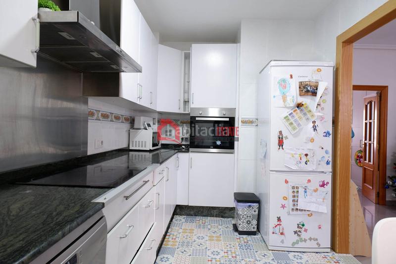 Foto bc68375e-52a9-4751-bf7d-1b6d8aec5017. Semi detached house with heating in El Cabanyal-El Canyamelar Valencia