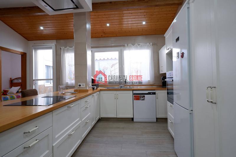 Foto debce97e-bf6b-421a-9a8e-ff5139bb5c77. Semi detached house with heating in El Cabanyal-El Canyamelar Valencia