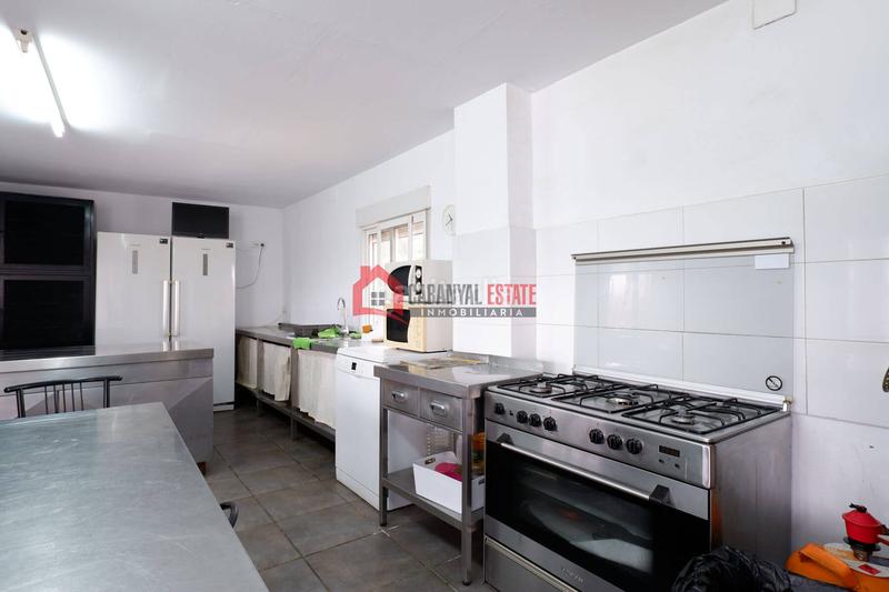 Foto 0aa541ac-a5b8-4973-bf5f-6860e2613b03. Chalet avec parking piscine dans Corinto-Almardà Sagunt