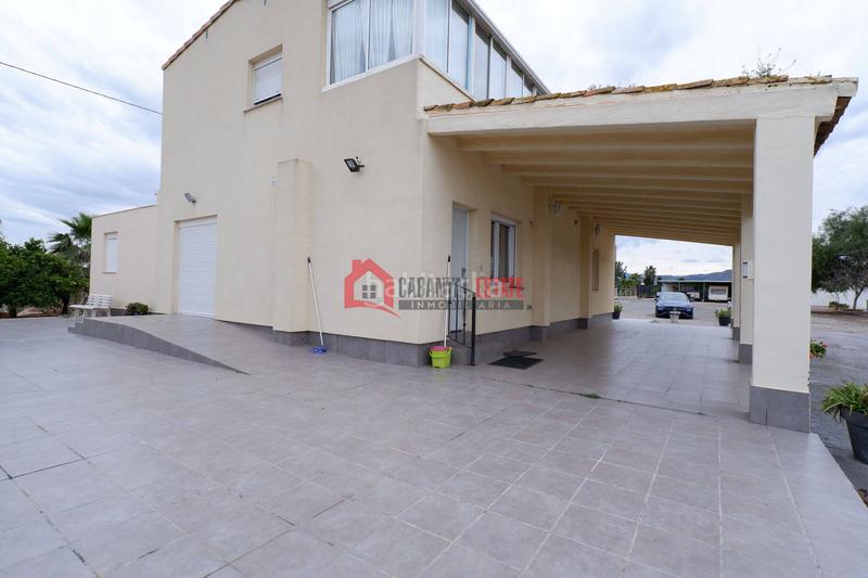 Foto 139be6d6-4301-46bb-8eeb-5578f39bbb2f. Chalet avec parking piscine dans Corinto-Almardà Sagunt