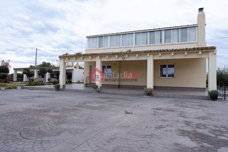 Foto 36e66819-291d-442e-ba63-5819d0a6068b. Chalet avec parking piscine dans Corinto-Almardà Sagunt