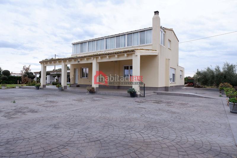 Foto 4c704856-c017-481f-af98-4f822ed48d51. Chalet avec parking piscine dans Corinto-Almardà Sagunt