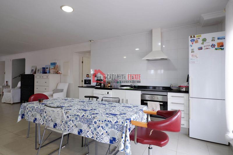 Foto 6983db9d-7b66-401f-8449-e1c984b8fec2. Chalet avec parking piscine dans Corinto-Almardà Sagunt