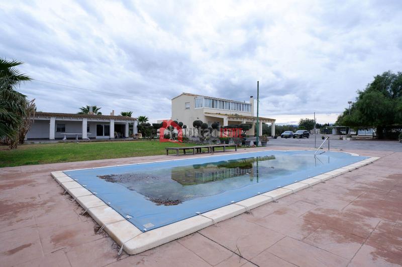 Foto 698cdf5f-ce48-4a8e-96d1-475dd4bab28f. Chalet avec parking piscine dans Corinto-Almardà Sagunt