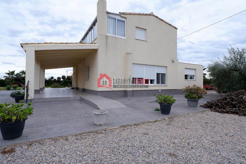 Foto 89f44611-14aa-4809-812c-94d0ae62eee8. Chalet avec parking piscine dans Corinto-Almardà Sagunt