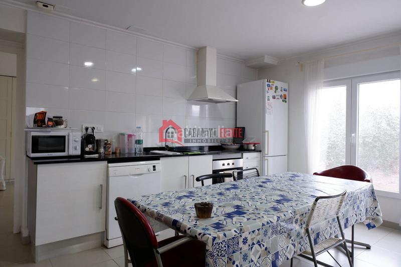 Foto 8a5bcfe3-1537-4967-82ff-66b650e7554d. Chalet avec parking piscine dans Corinto-Almardà Sagunt