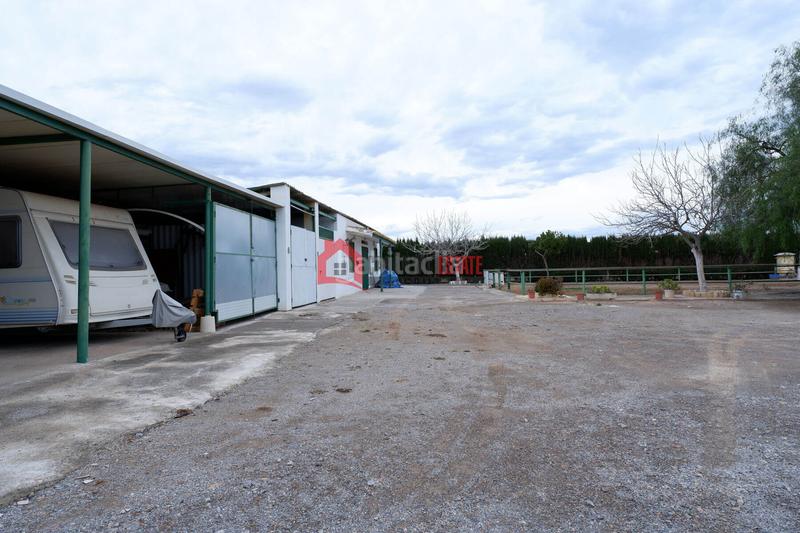 Foto 9f70431c-b607-45e6-8790-f3e4d7c6c3f7. Chalet avec parking piscine dans Corinto-Almardà Sagunt