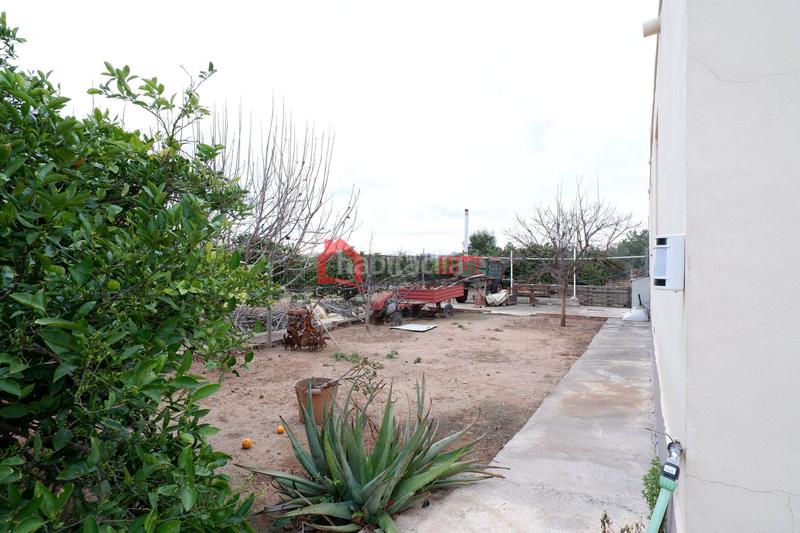 Foto bbd22c6f-9443-44c5-b3a4-9af94f752638. Chalet avec parking piscine dans Corinto-Almardà Sagunt