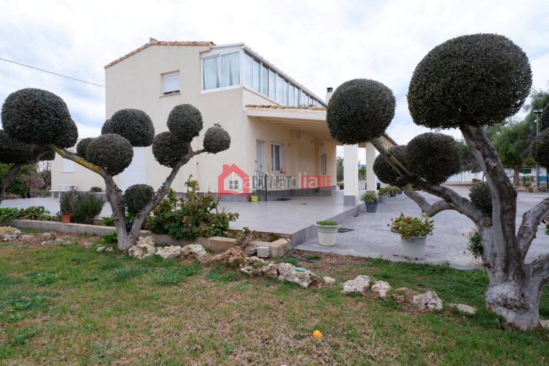 Foto c4d55293-4a02-4bb6-9a4c-72874fcd4227. Chalet avec parking piscine dans Corinto-Almardà Sagunt