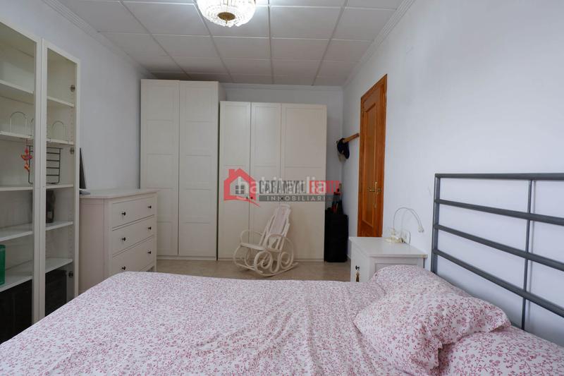 Foto cf3df4f3-9d77-42e3-8863-c0edc5644255. Chalet avec parking piscine dans Corinto-Almardà Sagunt