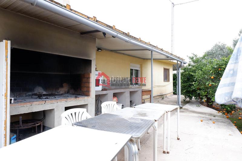 Foto e3299e2c-eecd-473e-aa31-6aa9c3fe20d3. Chalet avec parking piscine dans Corinto-Almardà Sagunt