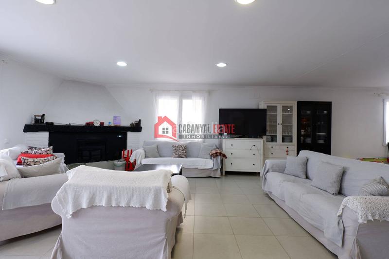 Foto f6a34ae9-f44b-42d7-ad1f-488566a15eee. Chalet avec parking piscine dans Corinto-Almardà Sagunt