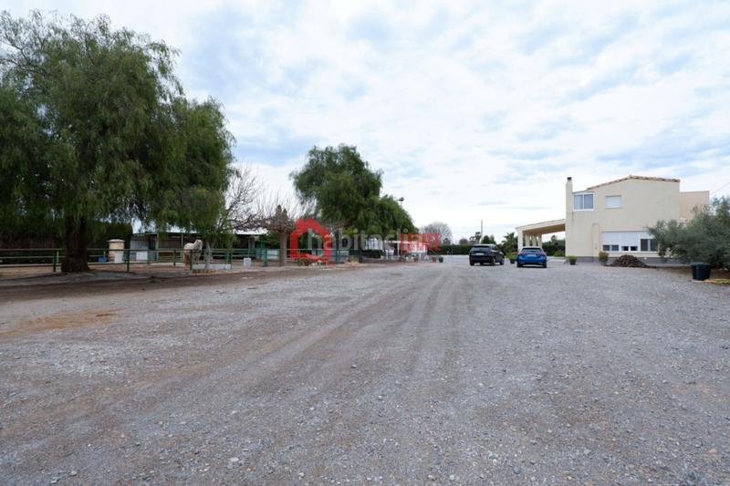 Foto f9cbb820-f022-4515-b3c5-d6e0e2256529. Chalet avec parking piscine dans Corinto-Almardà Sagunt