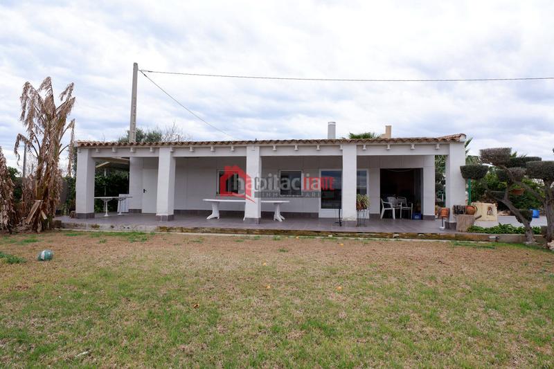 Foto 0ac318f4-bb4a-4ba6-9419-1164462e4cdb. Xalet amb aparcament piscina a Corinto-Almardà Sagunt