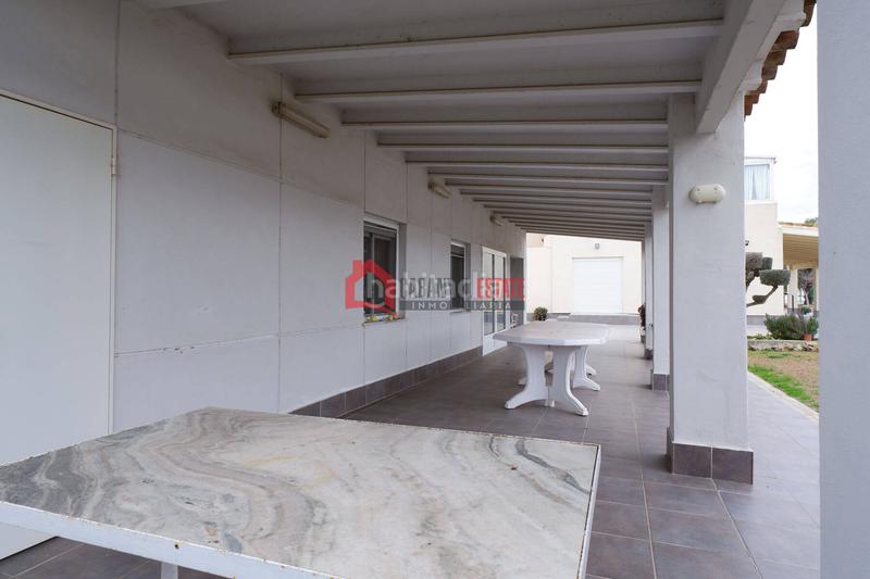 Foto 418b80c7-a6a3-4c0c-bf75-730b6411bca3. Xalet amb aparcament piscina a Corinto-Almardà Sagunt