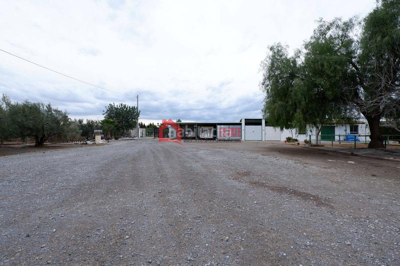 Foto 6f4ae5c5-f7cf-47de-a8e9-71baba3028ef. Xalet amb aparcament piscina a Corinto-Almardà Sagunt