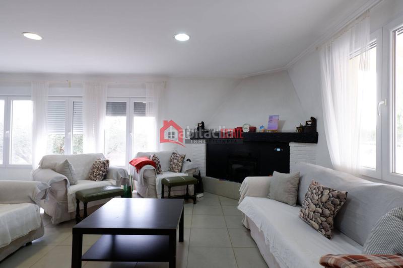 Foto 7597f3bf-ab73-4774-be2c-ee3ad8195875. Xalet amb aparcament piscina a Corinto-Almardà Sagunt