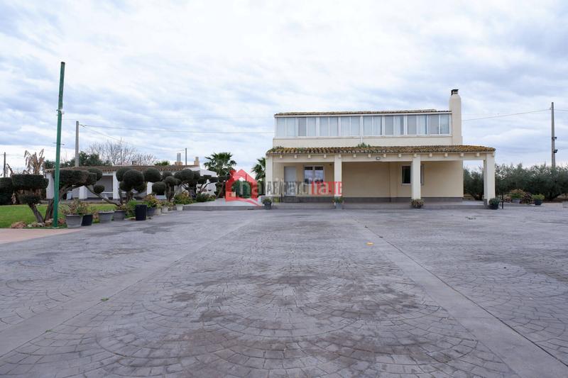 Foto 856c39da-26f7-43cd-806d-b340af13079a. Xalet amb aparcament piscina a Corinto-Almardà Sagunt