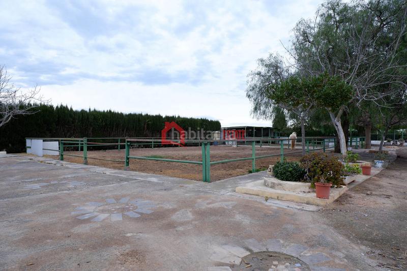 Foto d3919811-d549-4512-9391-d8f9c9b3b36a. Xalet amb aparcament piscina a Corinto-Almardà Sagunt