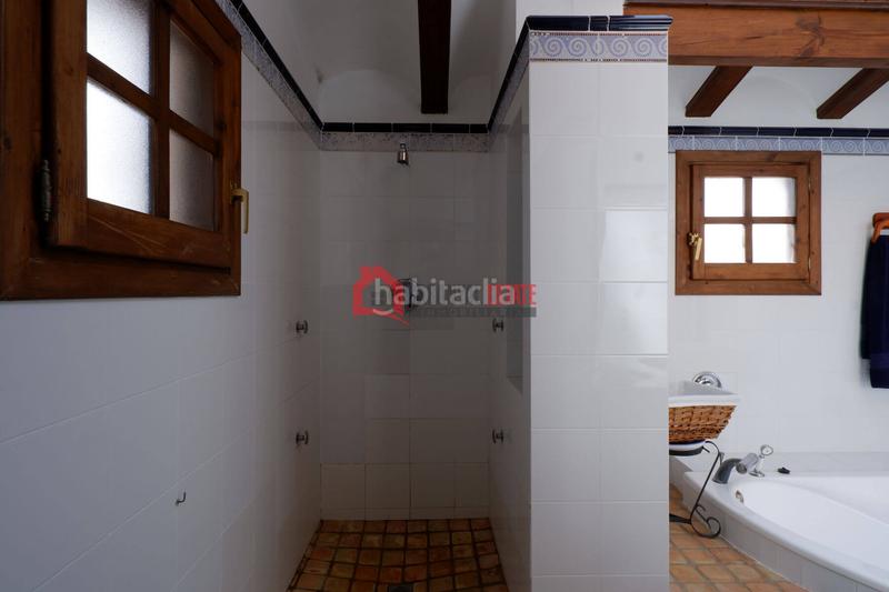 Foto 035a8f54-8270-474d-be65-bf00c0e208f8. Chalet mit heizung parking pool in Los Pinares-La Masia Bétera