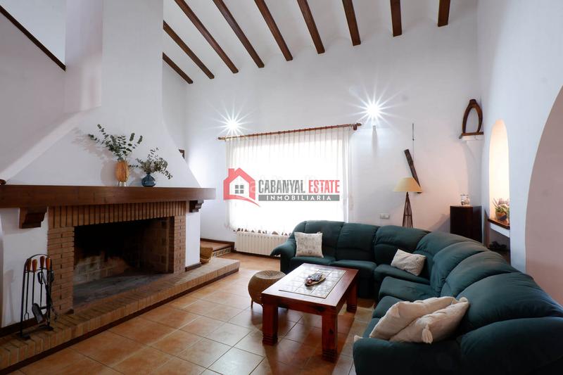 Foto 0c1cd321-a59d-4720-9361-915832c7d816. Chalet mit heizung parking pool in Los Pinares-La Masia Bétera