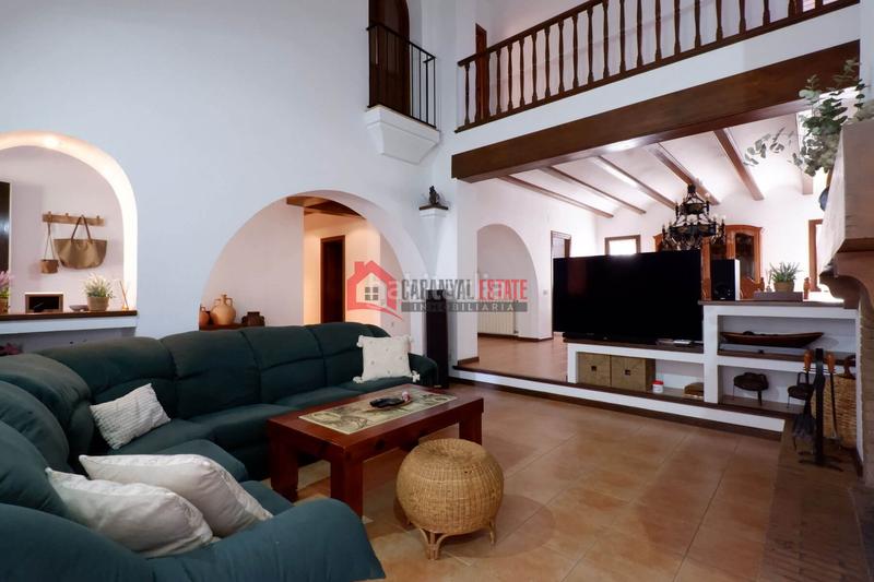 Foto 17434e20-499a-4c1a-b3a4-9e8d6b0542e1. Chalet mit heizung parking pool in Los Pinares-La Masia Bétera
