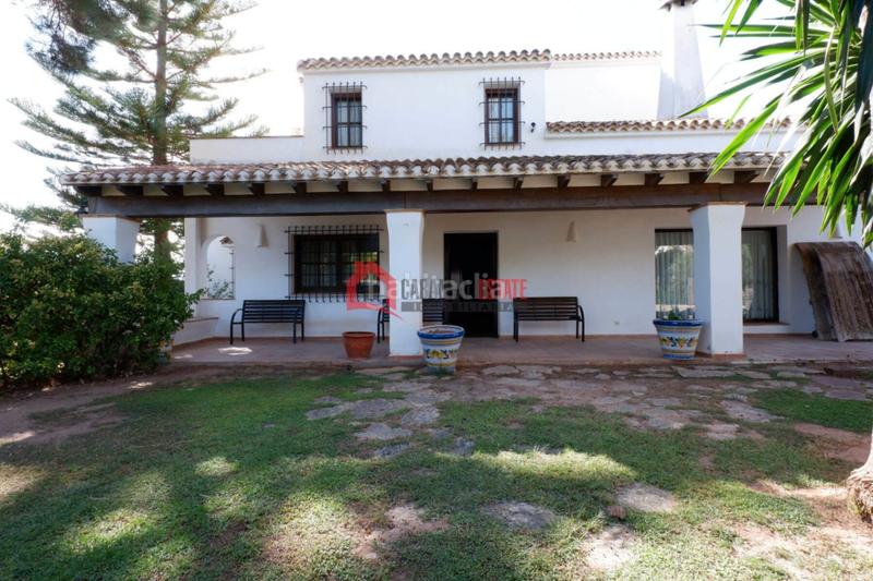 Foto 1f49a0eb-a2de-472e-b58e-c5fe4003db2f. Chalet mit heizung parking pool in Los Pinares-La Masia Bétera