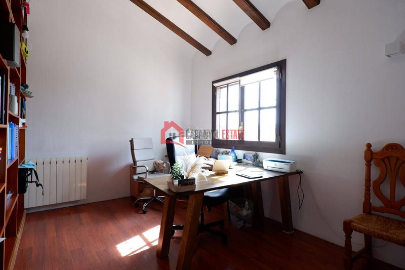 Foto 3620ebbb-39a8-43f8-8099-0af5e24c0443. Chalet mit heizung parking pool in Los Pinares-La Masia Bétera