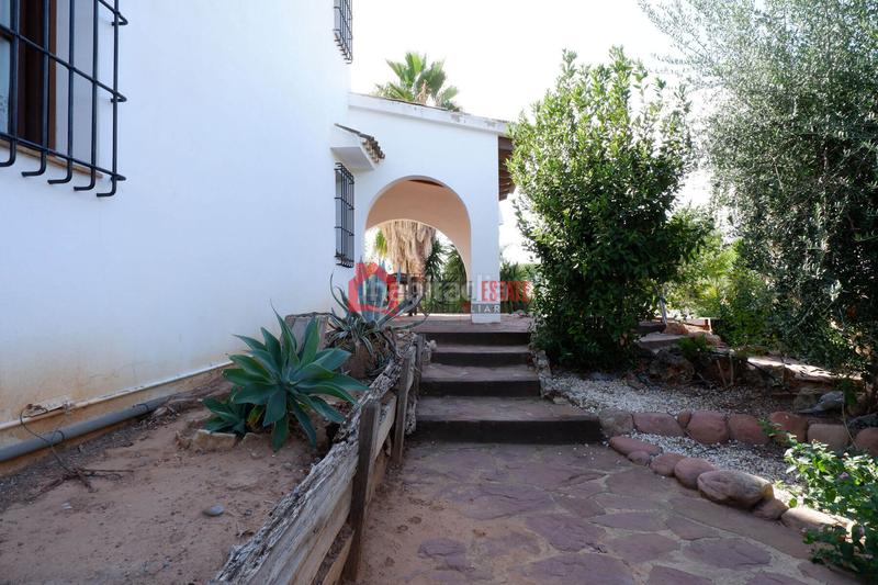 Foto 3e22fc85-2364-4bd0-9199-2926b25aee82. Chalet mit heizung parking pool in Los Pinares-La Masia Bétera
