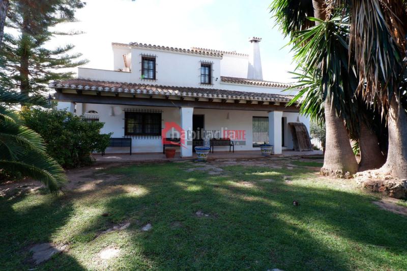 Foto 79ecdd10-cd6c-492c-a2ae-b53b53841a57. Chalet mit heizung parking pool in Los Pinares-La Masia Bétera