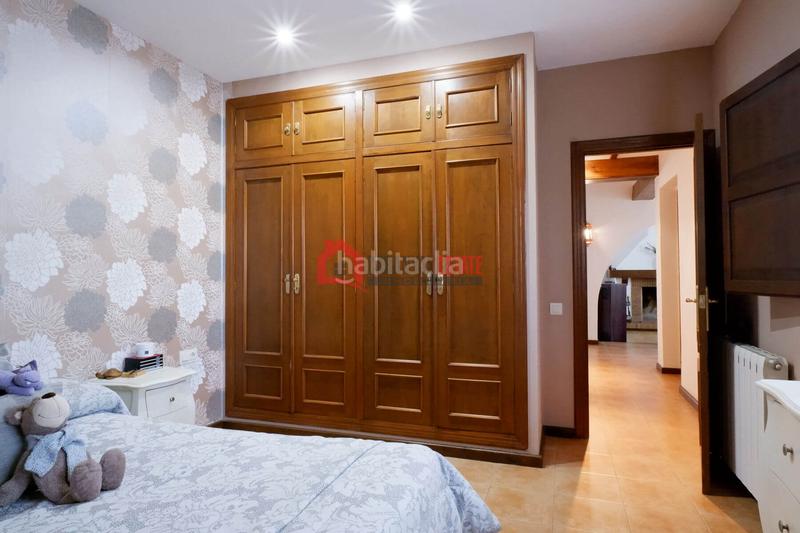Foto a244a98f-2e35-4c2c-a8b7-bf1c080b2d6b. Chalet mit heizung parking pool in Los Pinares-La Masia Bétera