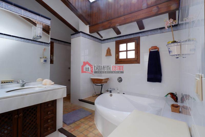 Foto a3e0a38f-2710-4c66-8b2e-954aedbabecc. Chalet mit heizung parking pool in Los Pinares-La Masia Bétera